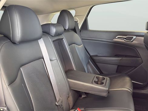 Used 2023 Kia Sportage EX image 15