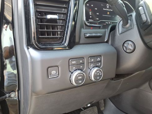 Used 2025 GMC Sierra 1500 AT4 w/ AT4 Premium Package AWD/4WD image 28