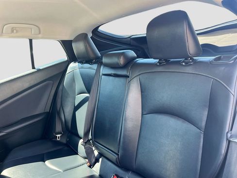 Used 2021 Toyota Prius Prime XLE image 25