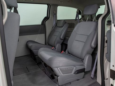 Used 2010 Dodge Grand Caravan SE w/ Climate Group FWD image 8