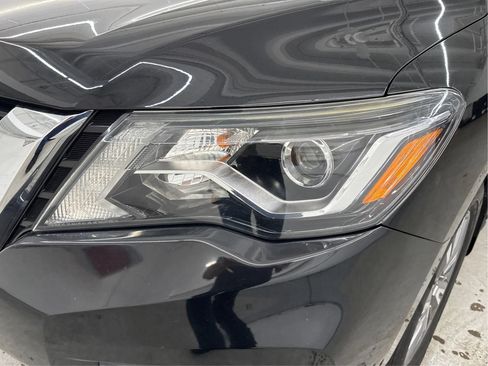Used 2020 Nissan Pathfinder S AWD/4WD image 31