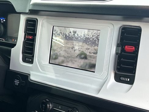 Used 2023 Ford Bronco Heritage Edition AWD/4WD image 10