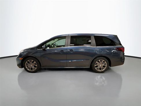 New 2026 Honda Odyssey Touring image 3