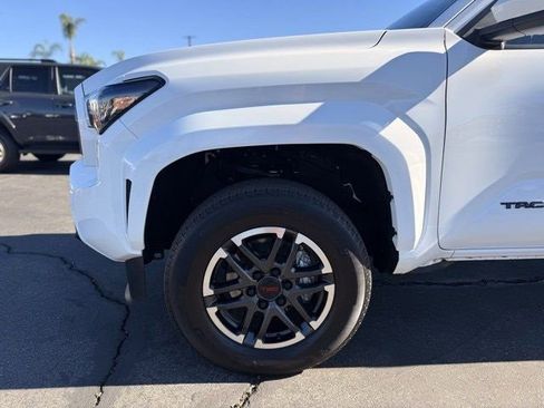 Used 2024 Toyota Tacoma TRD Sport image 23