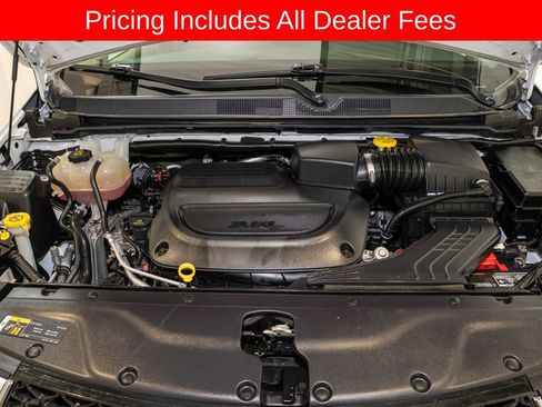 Used 2023 Chrysler Pacifica Touring-L FWD image 20