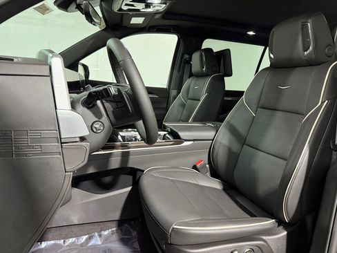 New 2026 Cadillac Escalade ESV Luxury image 4