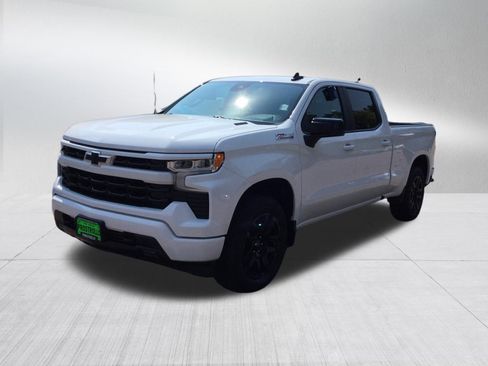 Used 2022 Chevrolet Silverado 1500 RST w/ Convenience Package II AWD/4WD image 2