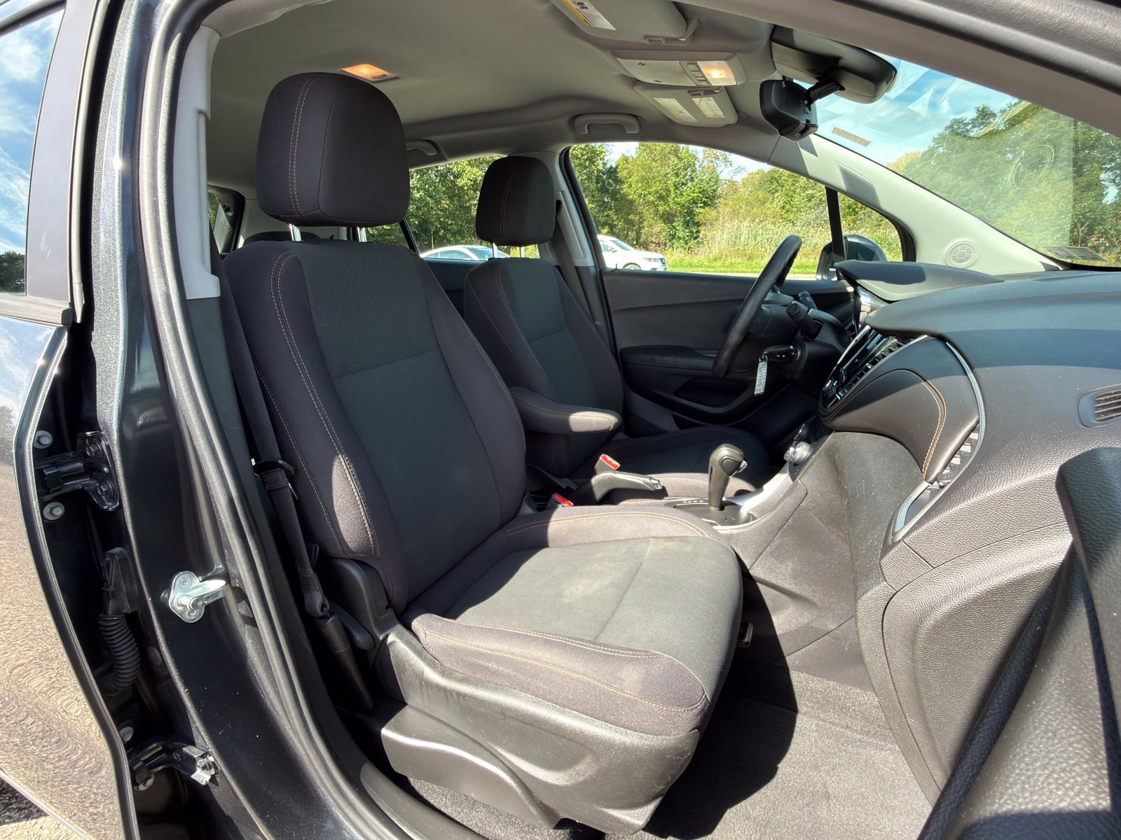 Used 2019 Chevrolet Trax LS FWD image 33