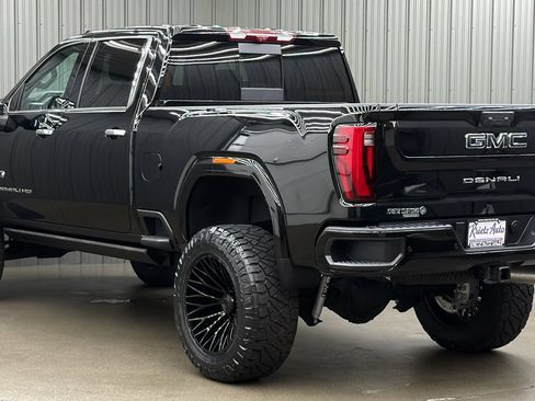 Used 2026 GMC Sierra 3500 Denali Ultimate AWD/4WD image 3