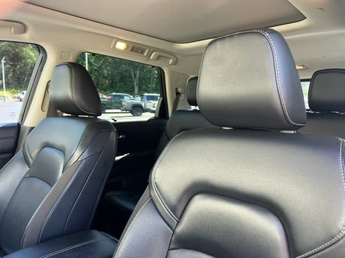 Used 2023 Nissan Pathfinder SL w/ SL Premium Package AWD/4WD image 14