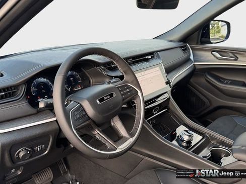 New 2026 Jeep Grand Cherokee Altitude RWD image 34