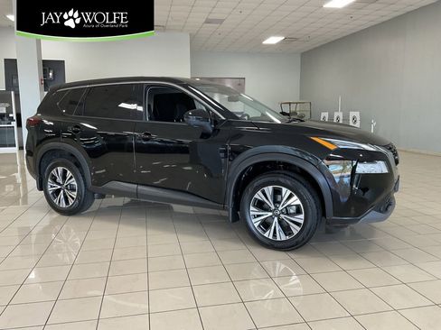 Used 2021 Nissan Rogue SV image 1