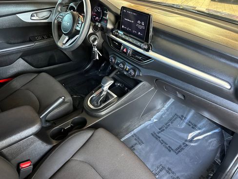 Certified 2023 Kia Forte LXS FWD image 19