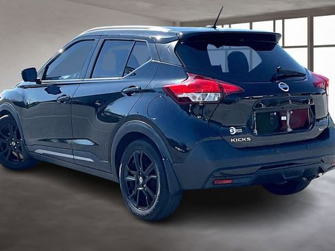 Used 2020 Nissan Kicks SR w/ SR Premium Package FWD image 15