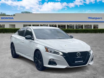 Used 2022 Nissan Altima 2.5 SR w/ Midnight Edition Package