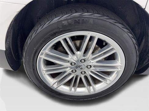 Used 2019 Lincoln MKT AWD image 88