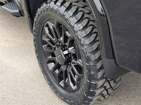 New 2026 GMC Sierra 2500 AT4 w/ AT4 Premium Plus Package image 7