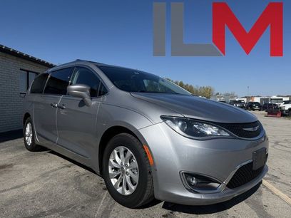 Used 2018 Chrysler Pacifica Touring-L