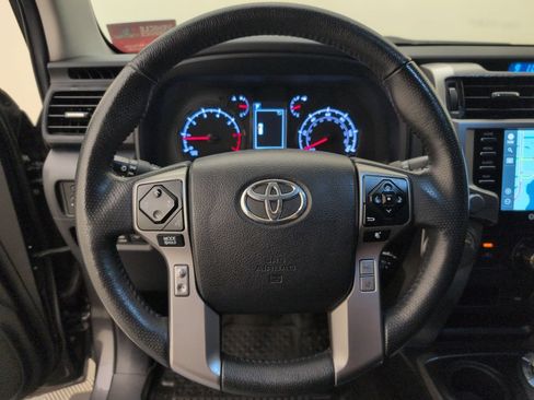 Used 2022 Toyota 4Runner SR5 Premium AWD/4WD image 35