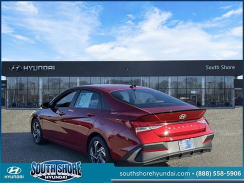 Certified 2025 Hyundai Elantra Sport w/ Cargo Package image 8