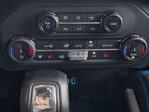 Used 2022 Ford Bronco Outer Banks w/ Sasquatch Package AWD/4WD image 19