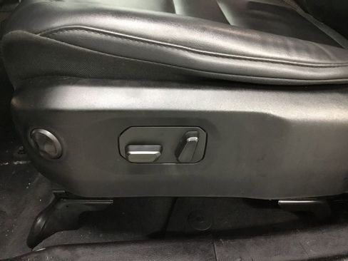 Used 2024 Jeep Wrangler Rubicon image 9