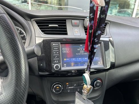 Used 2019 Nissan Sentra S image 24