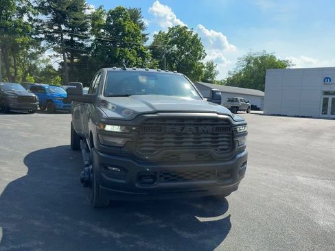 New 2026 RAM 3500 Tradesman AWD/4WD image 9