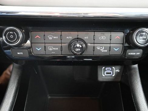 Used 2022 Jeep Compass Limited AWD/4WD image 17