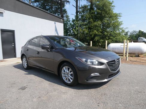 Used 2016 MAZDA MAZDA3 i Sport w/ Preferred Equipment Package FWD image 3