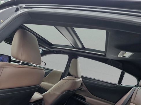 Certified 2024 Lexus ES 350 Ultra Luxury w/ Accessory Package (Z2) image 14