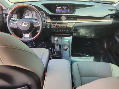 Used 2017 Lexus ES 350 w/ Premium Package FWD image 16