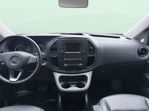 Used 2018 Mercedes-Benz Metris Passenger image 52