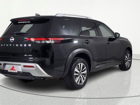 Used 2024 Nissan Pathfinder SL image 5