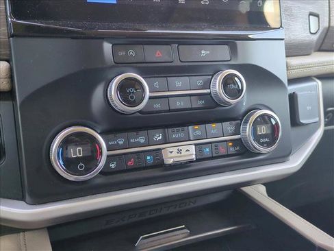 Used 2024 Ford Expedition Max Limited image 14