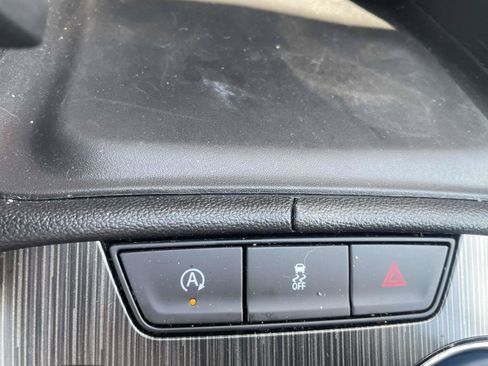 Used 2023 GMC Acadia SLT w/ Technology Package FWD image 23