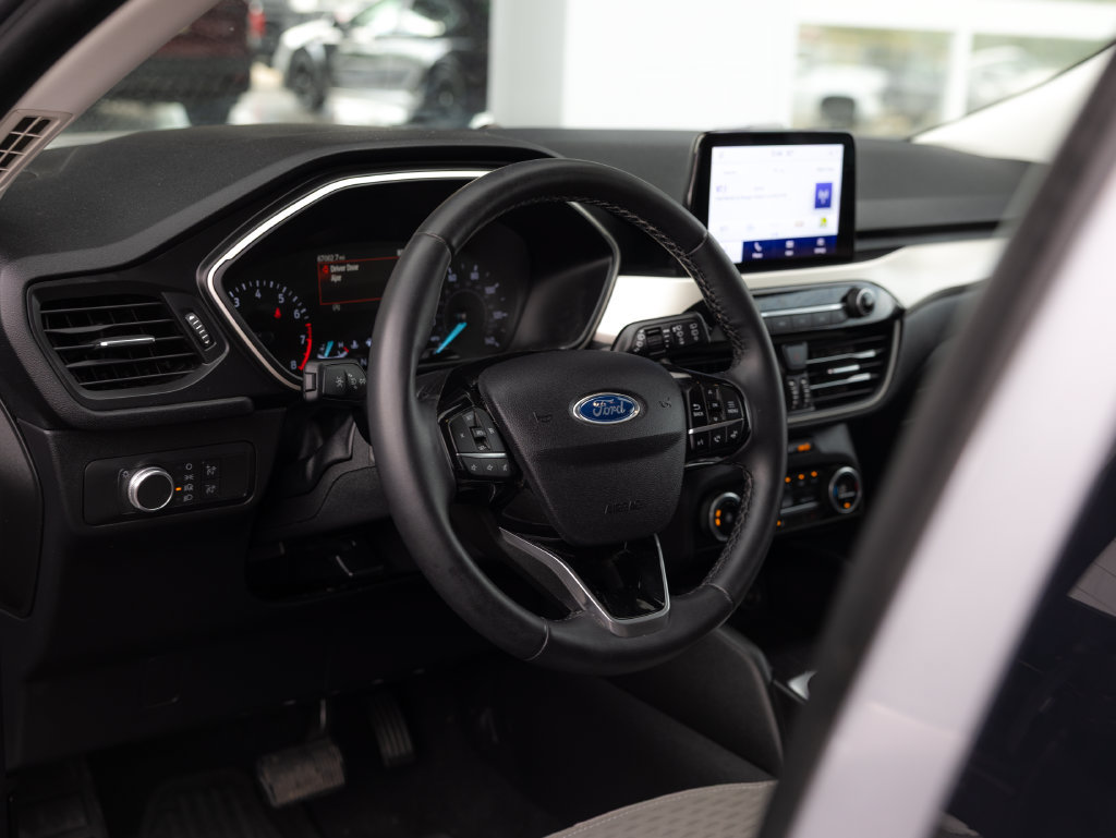 Used 2021 Ford Escape SE w/ Cold Weather Package AWD/4WD image 11
