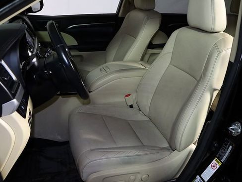 Used 2015 Toyota Highlander Limited image 4