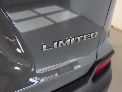 Used 2020 Jeep Cherokee Limited AWD/4WD image 39