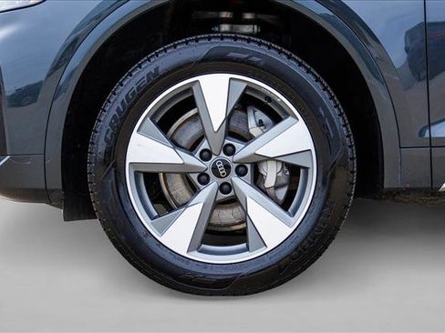 Used 2024 Audi Q5 2.0T Premium w/ Convenience Package AWD/4WD image 9