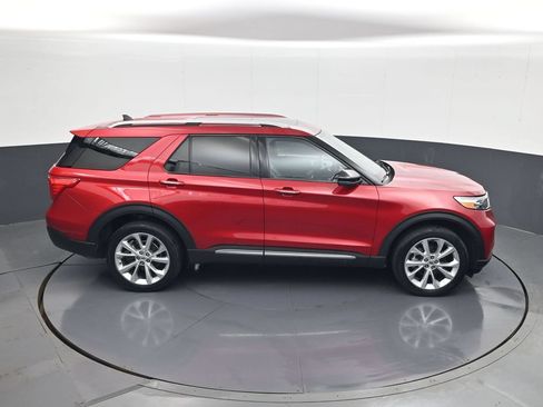 Used 2023 Ford Explorer Platinum w/ Premium Technology Package AWD/4WD image 17