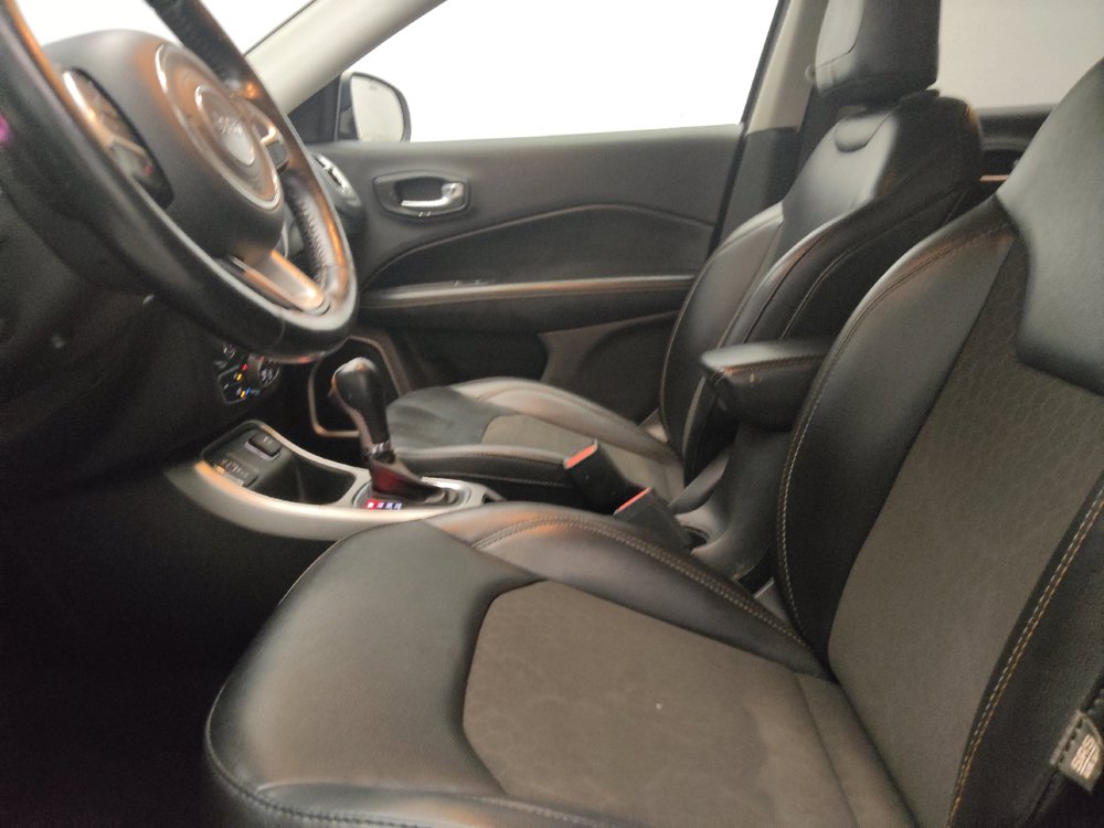 Used 2020 Jeep Compass Latitude FWD image 17