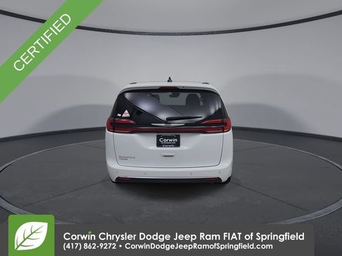 Used 2024 Chrysler Pacifica Touring-L FWD image 13