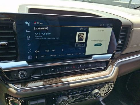 Used 2025 Chevrolet Silverado 1500 LT w/ LPO, Dark Essentials Package AWD/4WD image 17