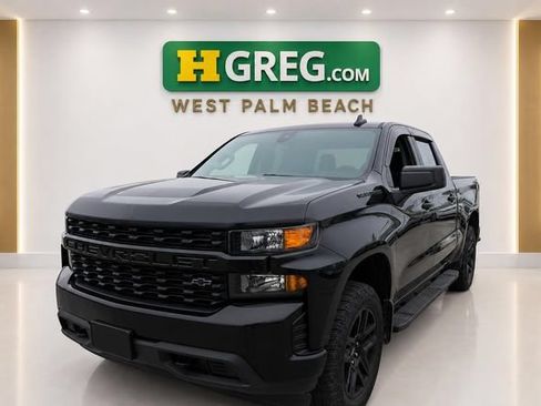 Used 2021 Chevrolet Silverado 1500 Custom w/ LPO, Blackout Package AWD/4WD image 4