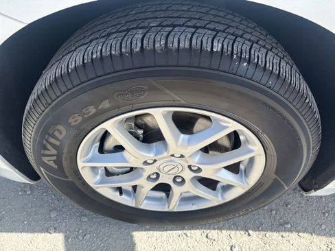 Used 2025 Chrysler Pacifica Select image 27