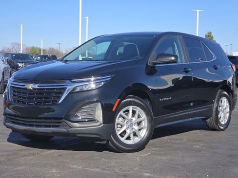 Used 2022 Chevrolet Equinox LT image 2