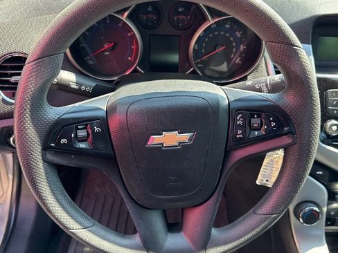 Used 2016 Chevrolet Cruze LT w/ Sun And Sound Package FWD image 8