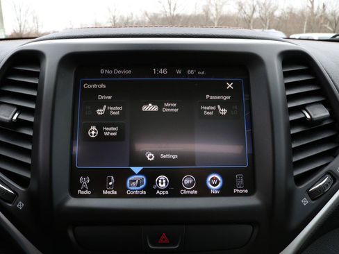 Used 2017 Jeep Cherokee Limited AWD/4WD image 31