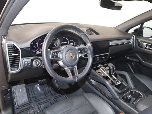 Used 2022 Porsche Cayenne Platinum Edition w/ Premium Package Plus AWD/4WD image 30